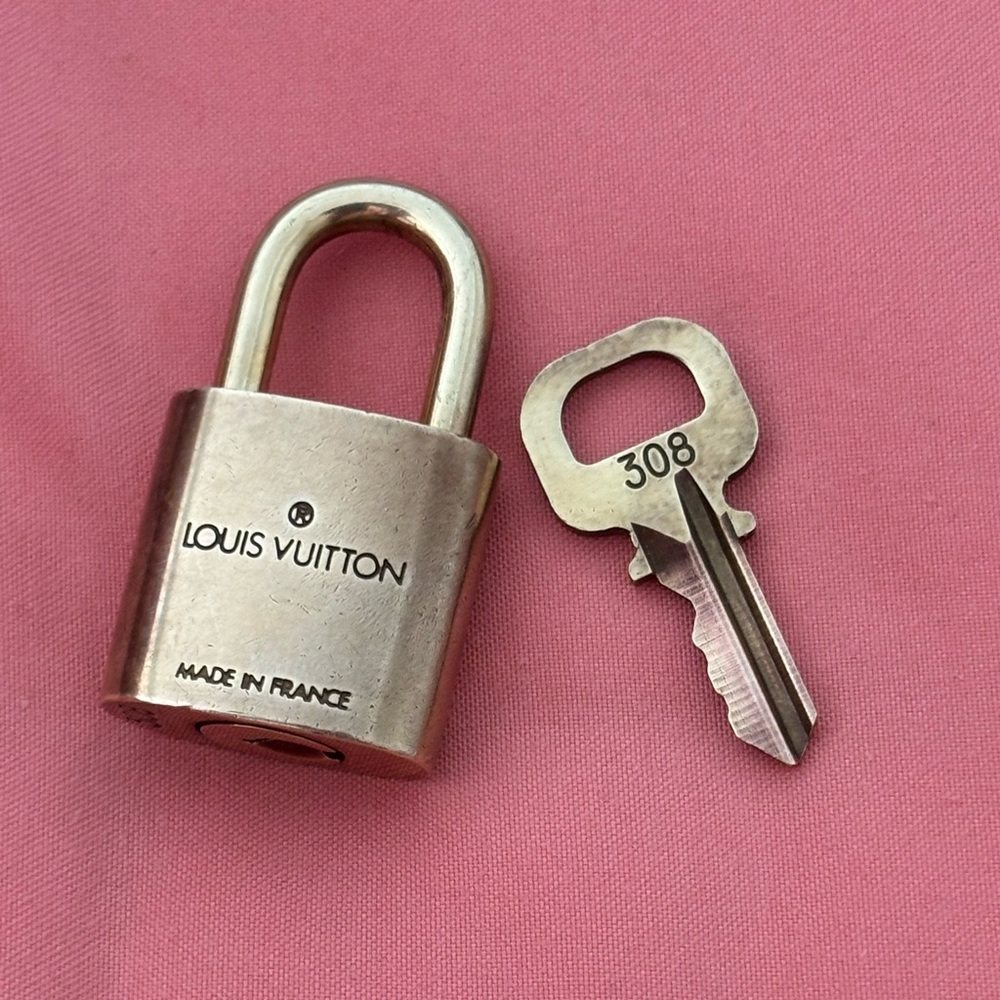 Louis Vuitton Gold Lock with Key - Picture 4 of 4